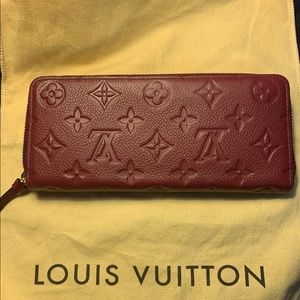 Authentic in Very Good Condition, still smells new leather!